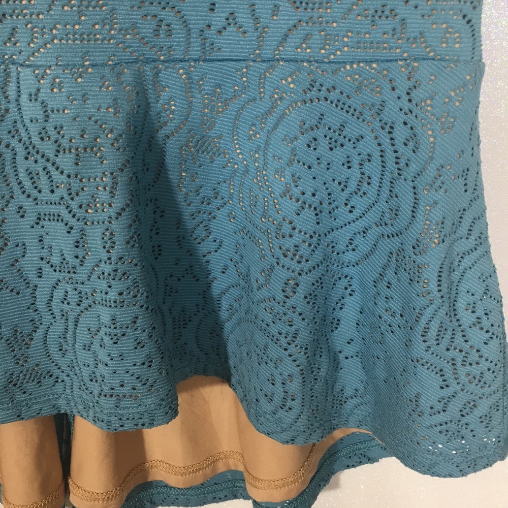 Tops - Picture 3 of 6